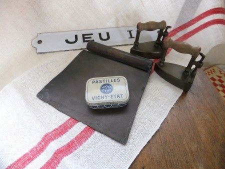 Vichy ~j~j@Tin * tX uJg@AeB[NG