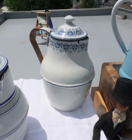 �t�����X�@�A���e�B�[�N�@�z�[���[ �|�b�g