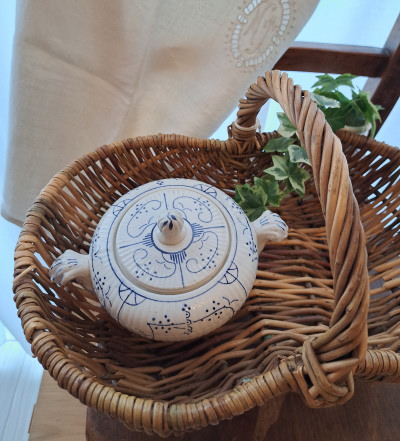 �T�L�\�j�[�� �V���K�[�|�b�g �A���e�B�[�N�G�݁@�e�[�u���E�G�A