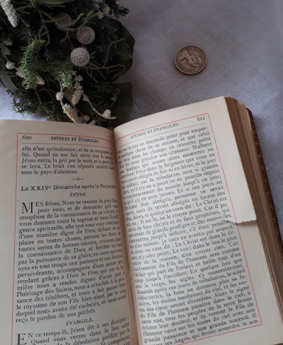 モノグラム付き フランス　小さめな祈祷書　*　古書　ミサ本　ミセル missel Formulaire de Prieres　アンティーク