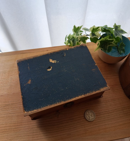 �A���e�B�[�N�@�ؔ� *�@�A���e�B�[�N�@�{�b�N�X