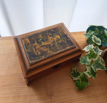 �A���e�B�[�N�@�ؔ� *�@�A���e�B�[�N�@�{�b�N�X