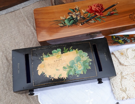 ���B�N�g���A���@�{�r���P�[�X �C�M���X �A���e�B�[�N �f�R�p�[�W��