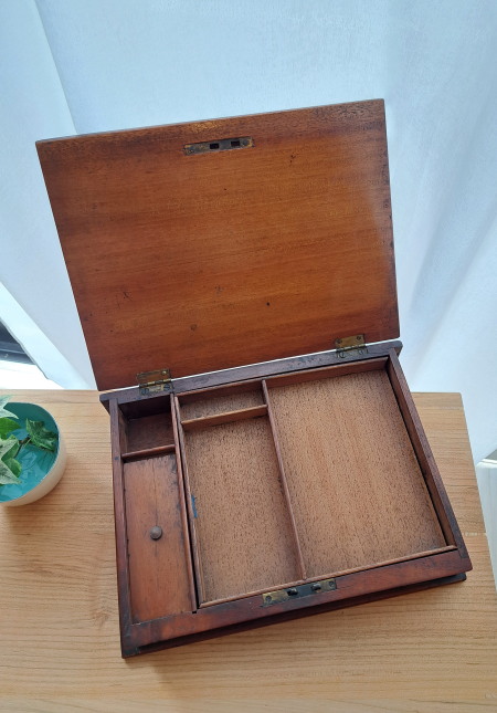 �Ï��^ ���C�e�B���O �{�b�N�X *�@�A���e�B�[�N�@�ؔ��@�}�z�K�j�[